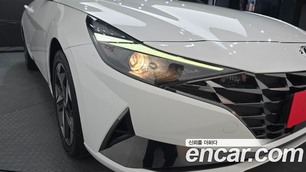 Hyundai Elantra 2023, фото 7