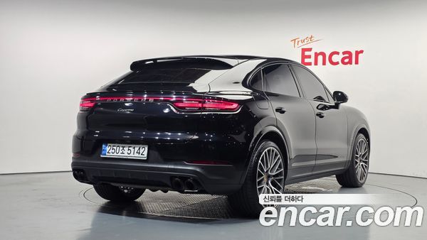 Porsche Cayenne 2022, фото 2