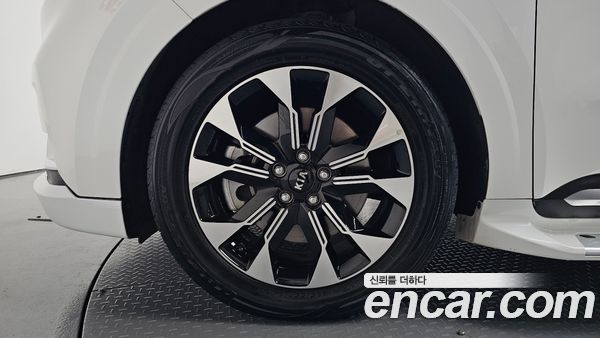 Kia Carnival 2021, фото 4