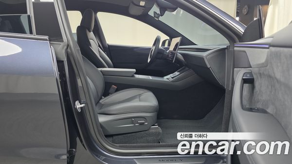 Tesla Model Y 2026, фото 15