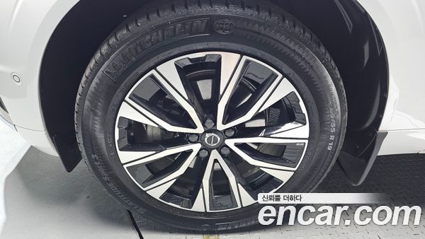 Volvo XC60 2023, фото 4