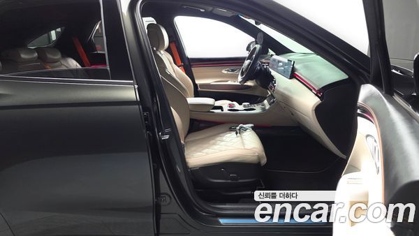 Genesis GV70 2025, фото 16