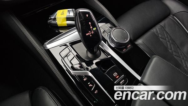 BMW 5 Series 2023, фото 11