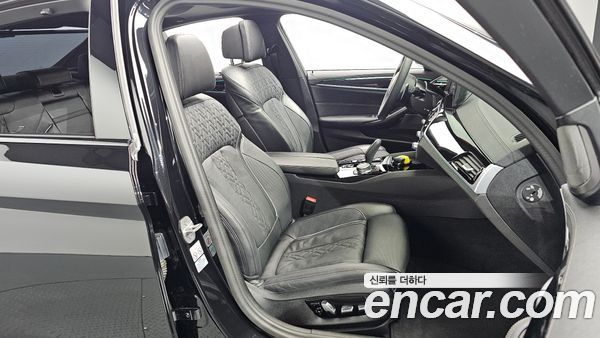 BMW 5 Series 2023, фото 15