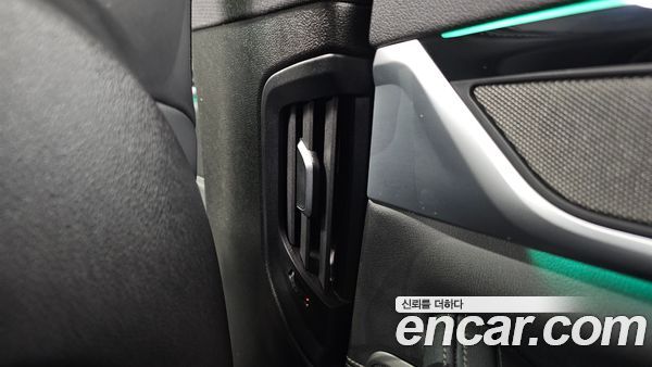 BMW 5 Series 2023, фото 31