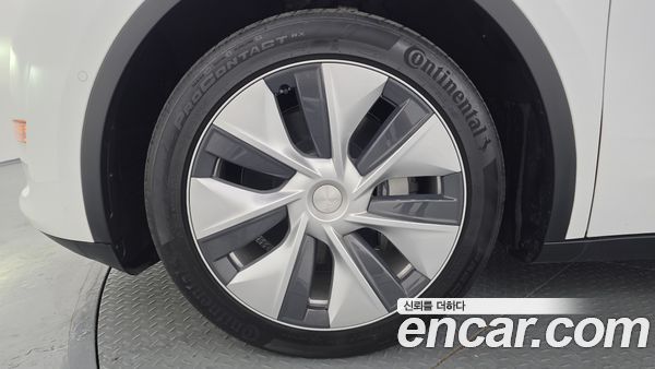 Tesla Model Y 2022, фото 5