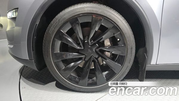 Tesla Model Y 2025, фото 5