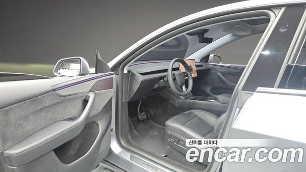 Tesla Model Y 2025, фото 13
