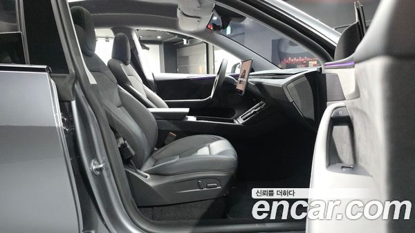 Tesla Model Y 2025, фото 16