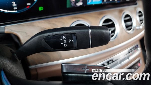 Mercedes-Benz E-Class 2021, фото 12