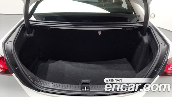 Mercedes-Benz E-Class 2021, фото 26