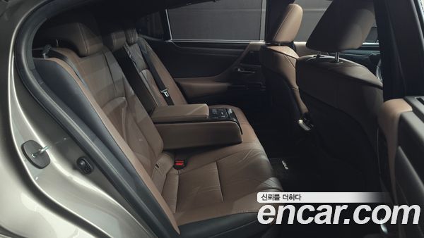 Lexus ES 2024, фото 17
