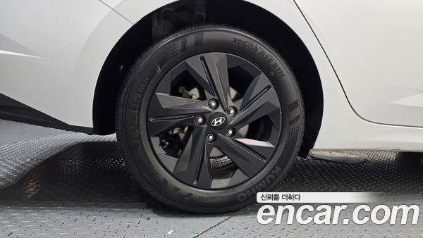 Hyundai Elantra 2023, фото 5
