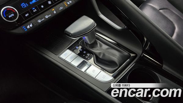 Hyundai Elantra 2023, фото 12
