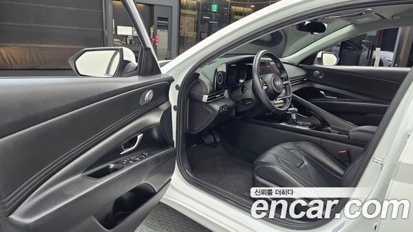 Hyundai Elantra 2023, фото 13