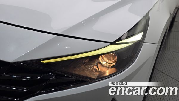 Hyundai Elantra 2023, фото 8