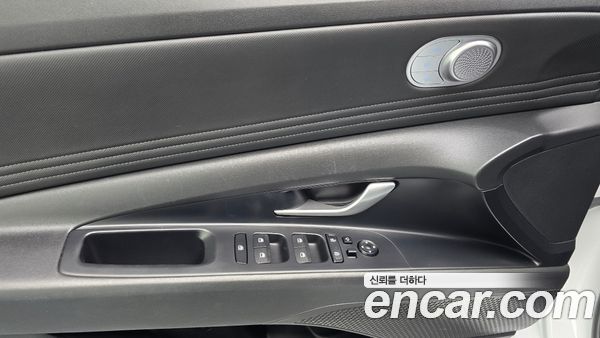 Hyundai Elantra 2023, фото 14
