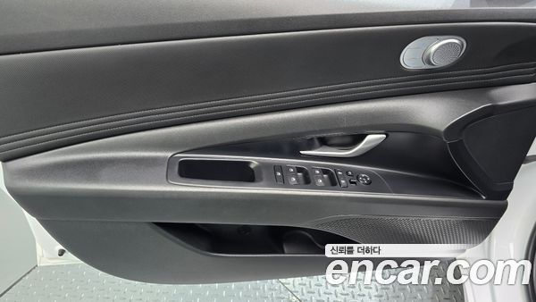 Hyundai Elantra 2023, фото 29
