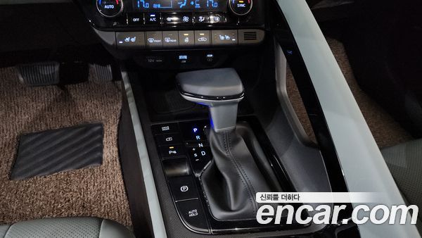 Hyundai Elantra 2024, фото 12