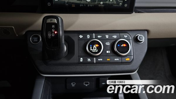 Land Rover Defender 2022, фото 9