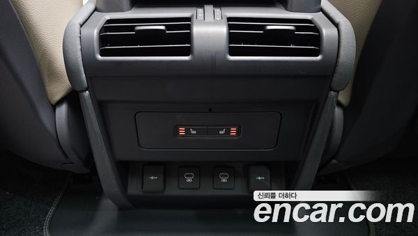 Land Rover Defender 2022, фото 18
