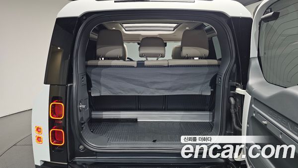 Land Rover Defender 2022, фото 20