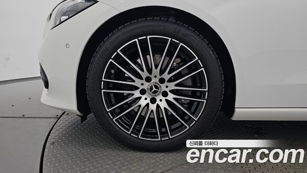 Mercedes-Benz C-Class 2024, фото 4
