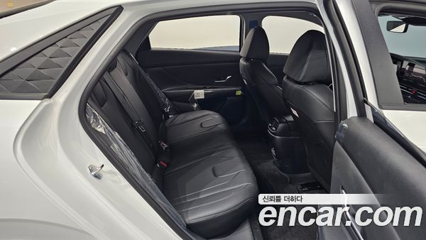 Hyundai Elantra 2026, фото 16