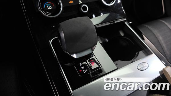 Land Rover Range Rover Velar 2022, фото 12