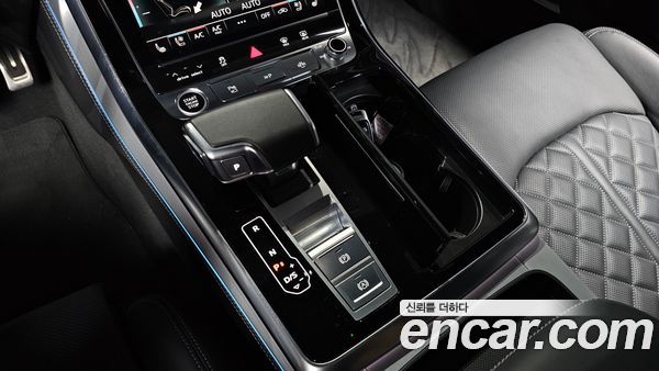 Audi Q7 2025, фото 12