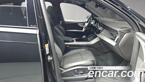 Audi Q7 2025, фото 16