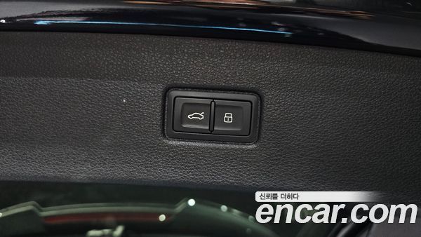 Audi Q7 2025, фото 32