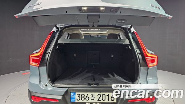 Volvo XC40 2023, фото 26