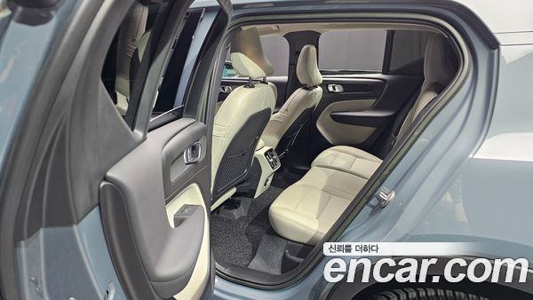 Volvo XC40 2023, фото 30