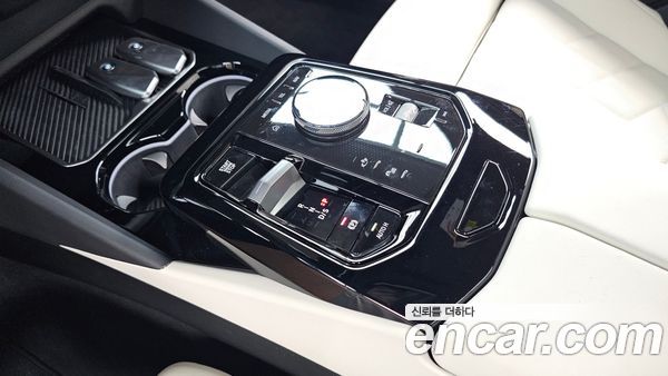 BMW 5 Series 2025, фото 11