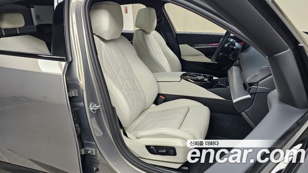 BMW 5 Series 2025, фото 15