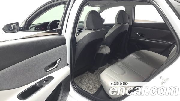 Hyundai Elantra 2022, фото 16
