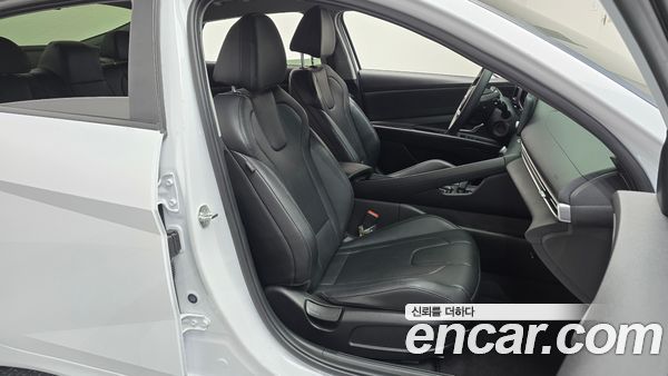 Hyundai Elantra 2021, фото 16