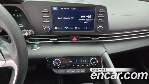 Hyundai Elantra 2021, фото 29
