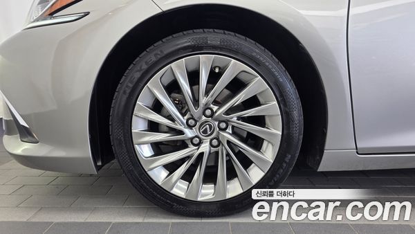 Lexus ES 2022, фото 5