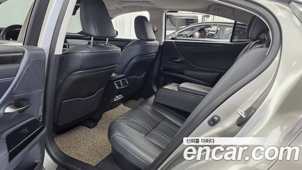 Lexus ES 2022, фото 16