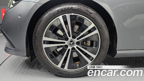 Mercedes-Benz E-Class 2021, фото 4