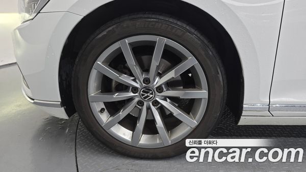 Volkswagen Passat 2022, фото 5