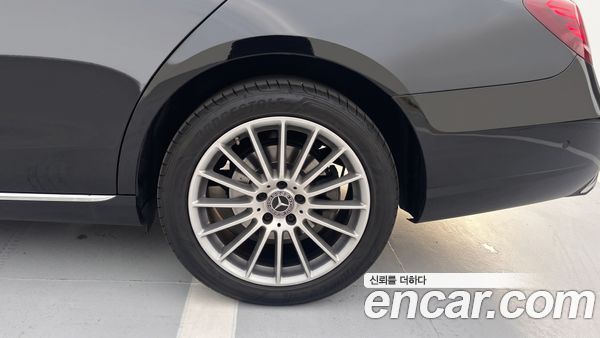 Mercedes-Benz E-Class 2023, фото 5