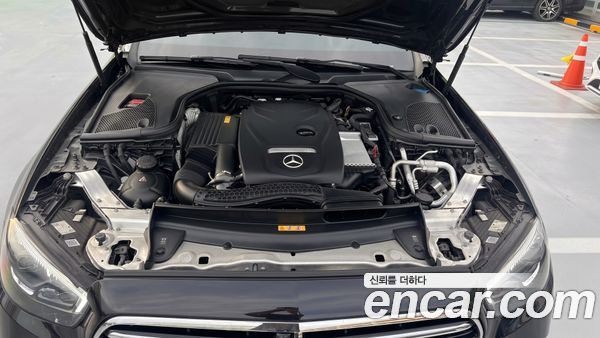 Mercedes-Benz E-Class 2023, фото 6