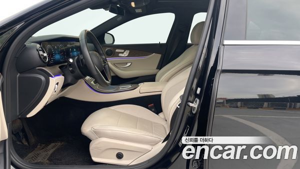 Mercedes-Benz E-Class 2023, фото 10