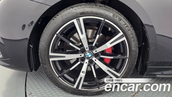 BMW 5 Series 2025, фото 5