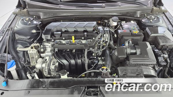 Hyundai Elantra 2025, фото 6