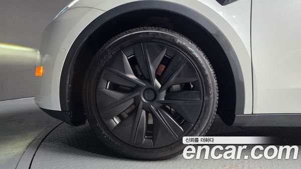 Tesla Model Y 2022, фото 5