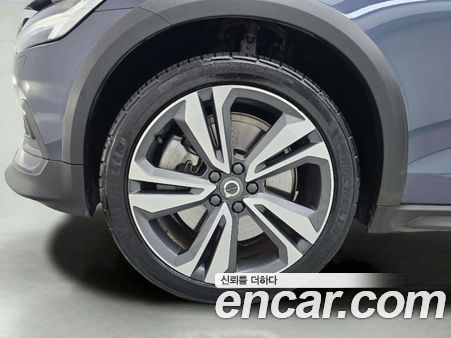 Volvo V60 2021, фото 5